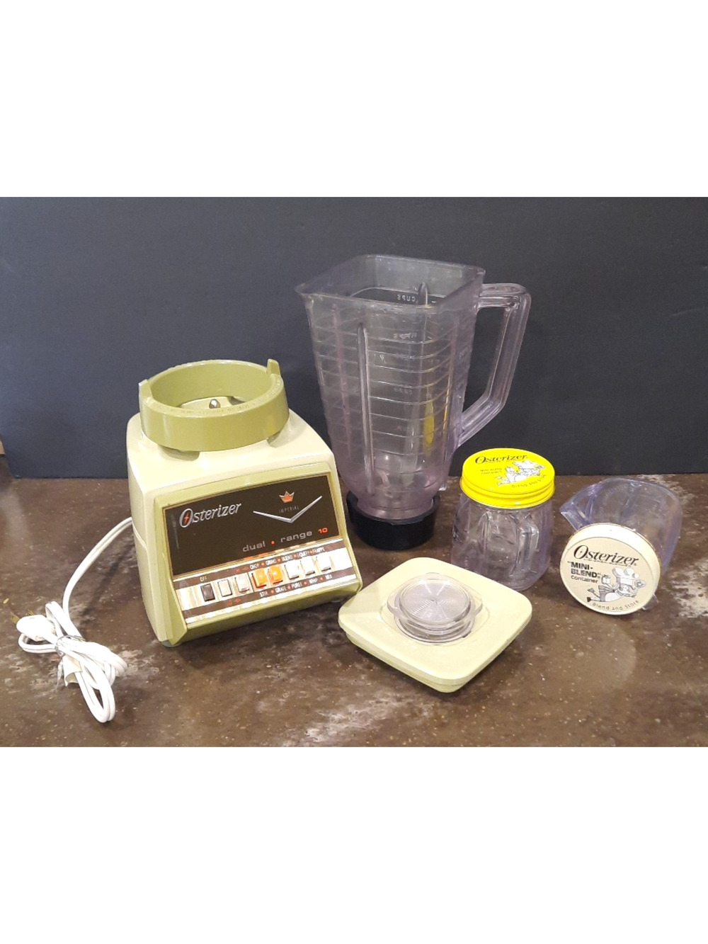 VTG Osterizer Avocado Green Dual Range 10 Speed Blender Works w/ 2 bonus items